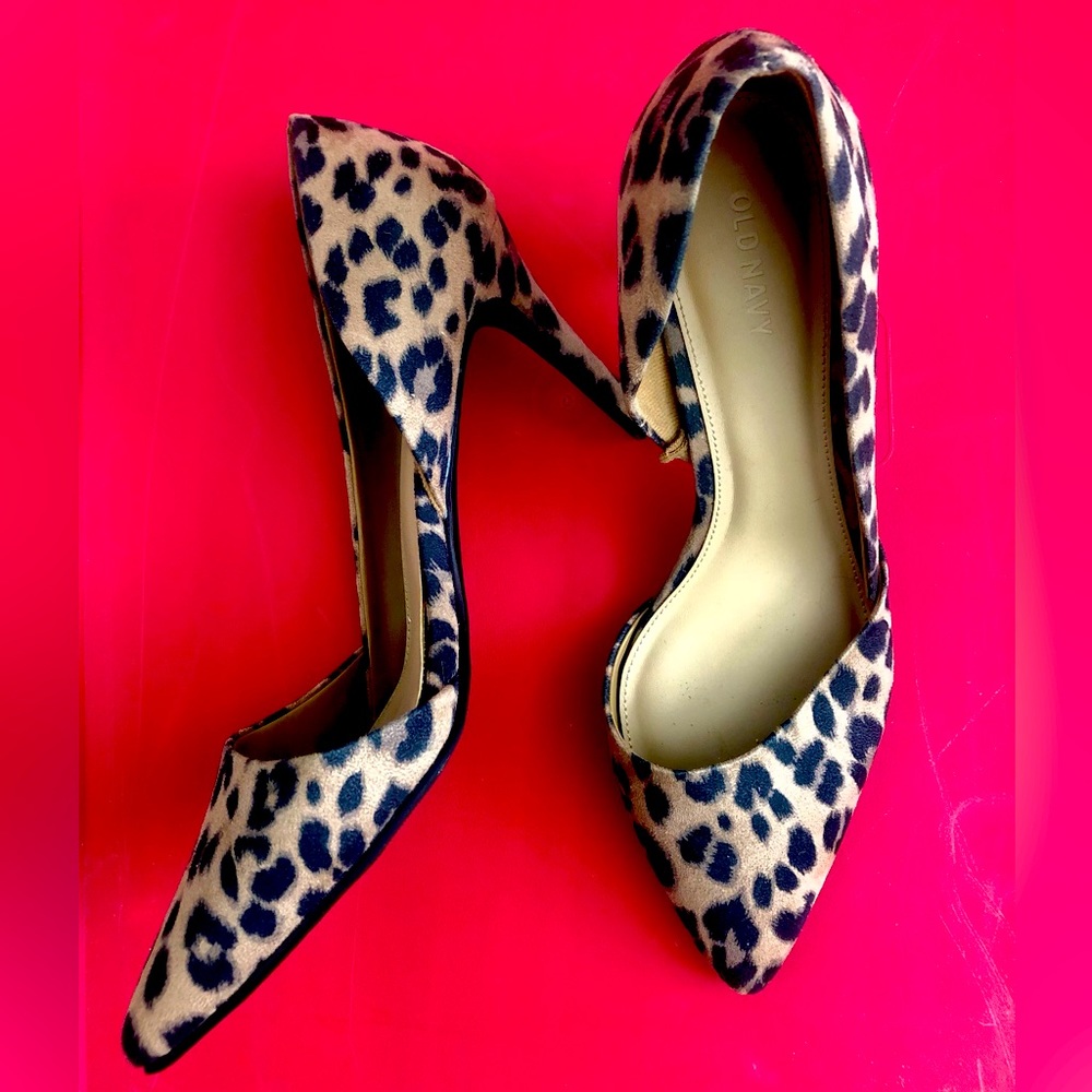 Like new!! I think I wore them once inside but I have a wide foot..dang it!